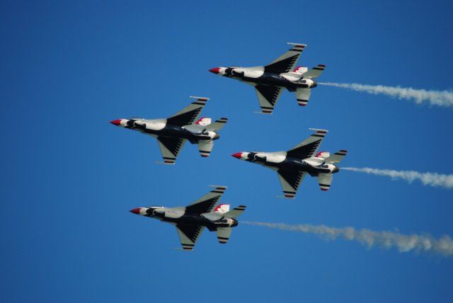 jesolo-airshow_2011_thunderbirds_20110626_1084549008