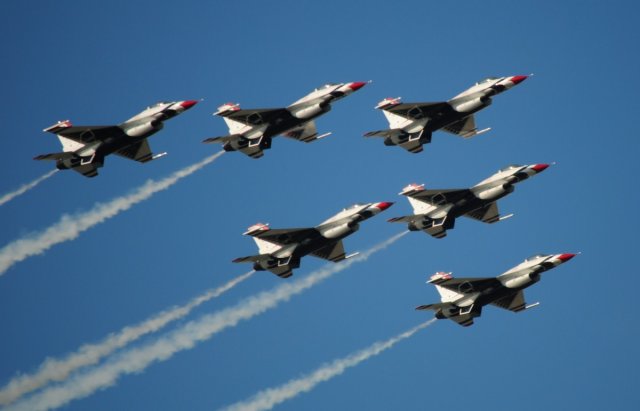 jesolo-airshow_2011_thunderbirds_20110626_1240067249